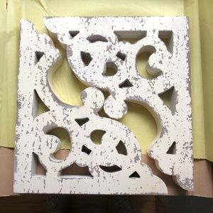 White Distressed Wood Corbels